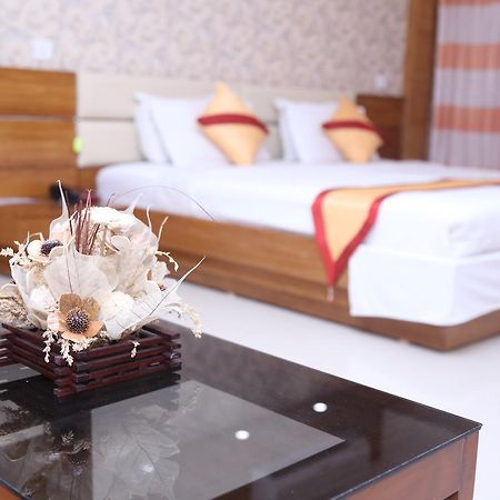 Hotel Garden Inn Силхет Экстерьер фото